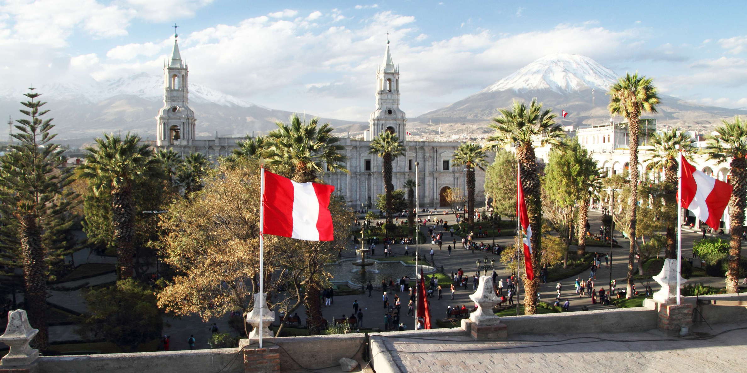 Arequipa | Plaza de Armas and Misti