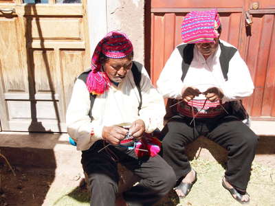 Isla Taquile  |  Knitting men