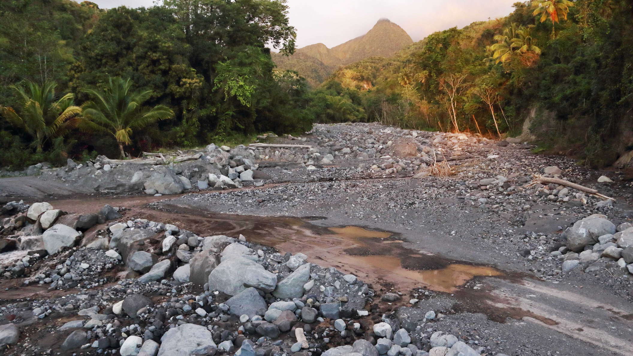 This torrent drains the western slope of Montagne Pelée. It is susceptible to lahar flows involving rock fall material accumulated at the base of the Falaise Samperre. WI_la714.jpg