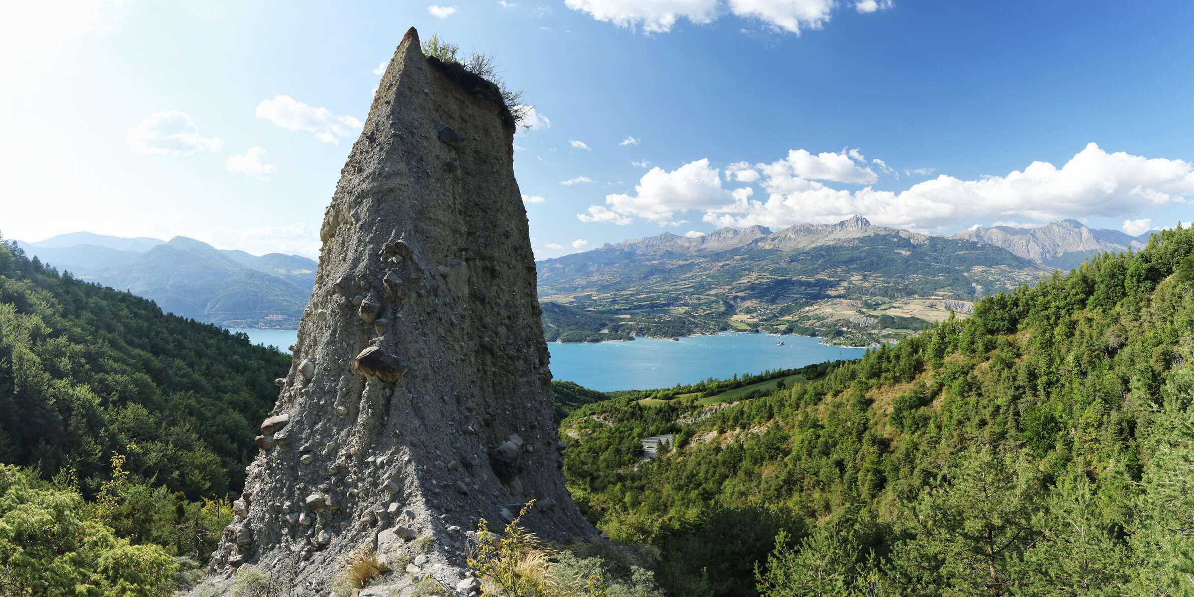 Demoiselles Coiffées de Pontis with Lac de Serre-Ponçon