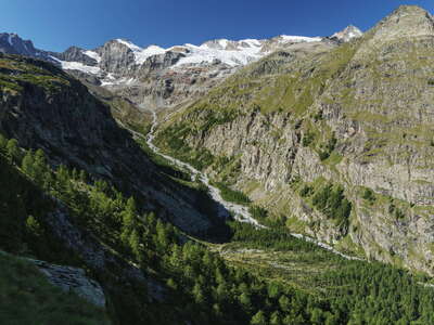Valnontey with Tribolazione Glacier and Gran Paradiso