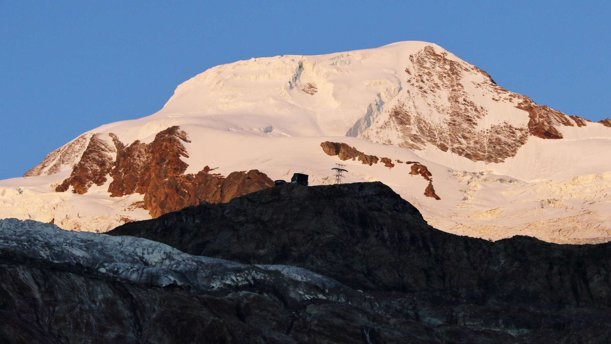 Early morning view from Saas Fee in SW direction to the Alphubel (4206 m), the summit of which is not visible in this photograph WI_ch033_519.jpg