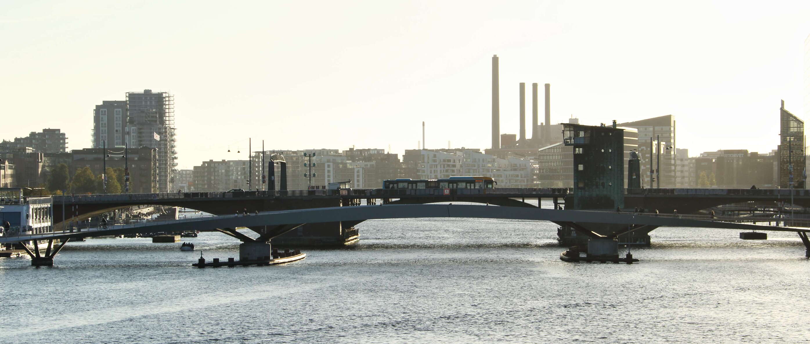 View from the Knippelsbro along the Inner Harbour in SW direction WI_dk509.jpg