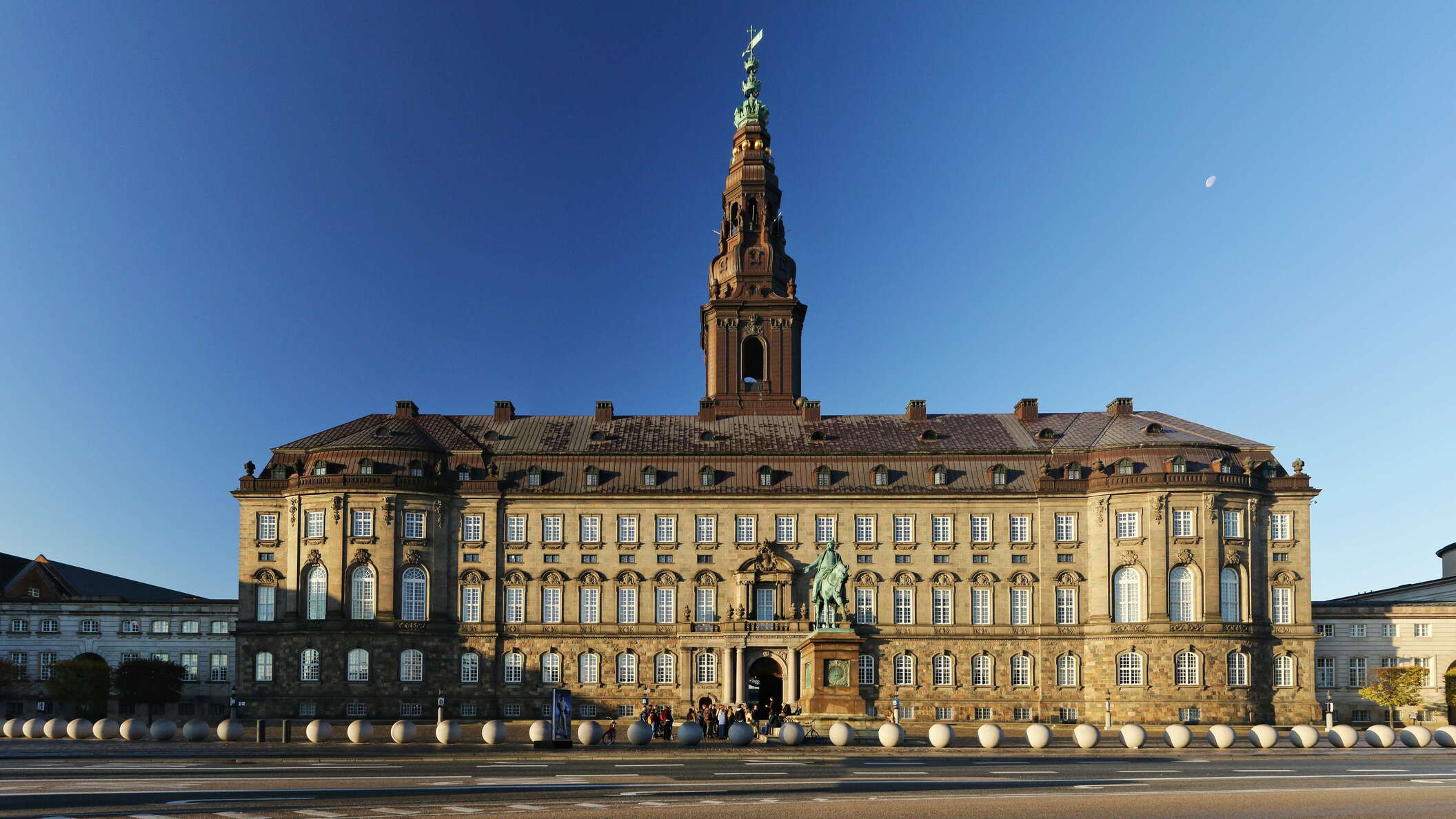 This Neo-Baroque building was completed in 1928, as the latest of three successive palaces built on the islet of Slotsholmen. The Christiansborg Palace plays an important role in present-day Denmark: it is considered the only building in the World housing the legislative, executive, and judicial power of a country at the same time. WI_dk514.jpg