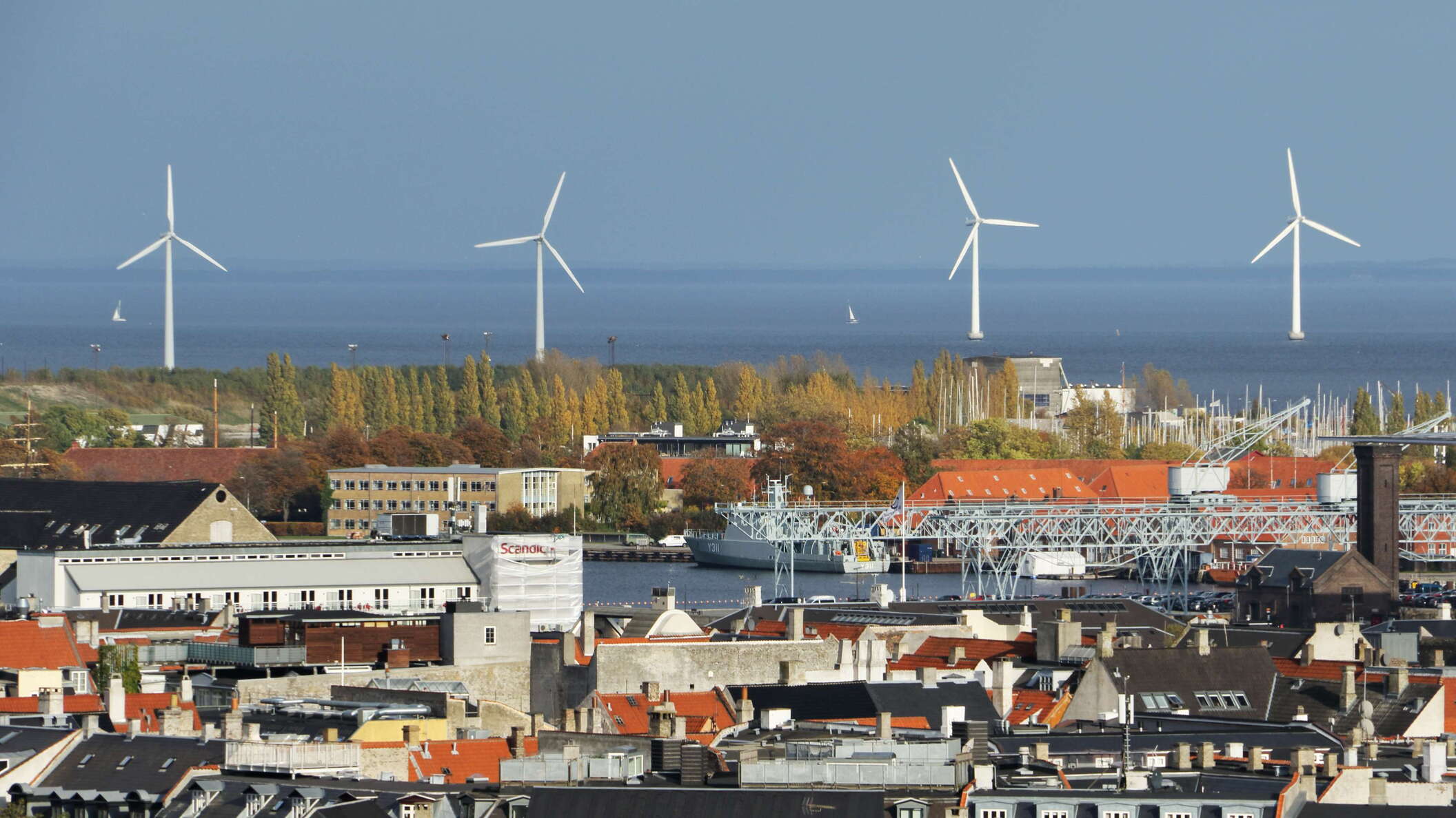 København |  Øresund with wind park