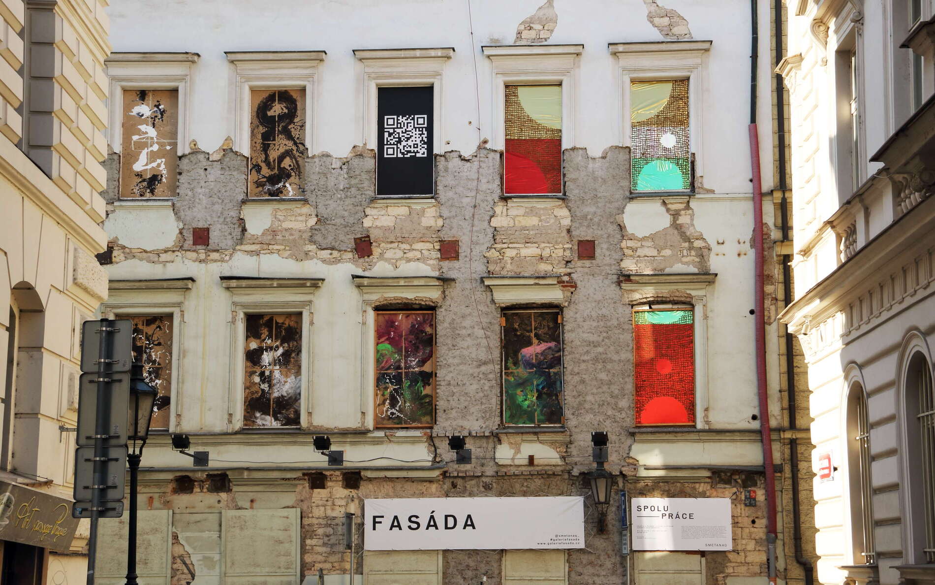 The outside of an art gallery in Divadelní, Old Town (Staré Město) WI_cz220.jpg