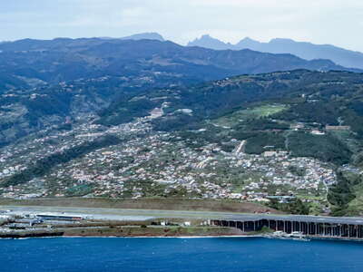Aeroporto da Madeira and Maciço Montanhoso Central