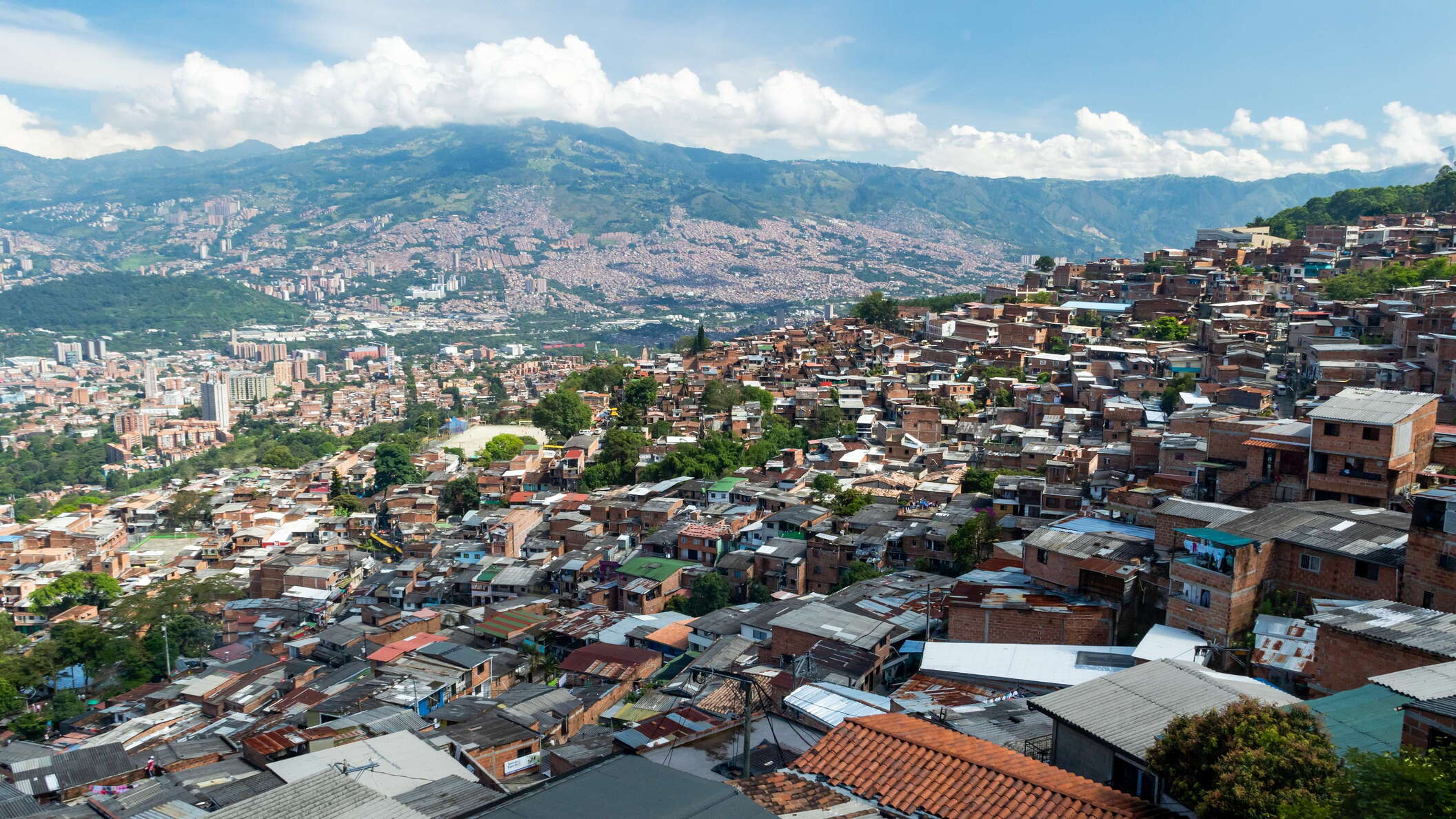 Medellín | Trece de Noviembre and Los Mangos