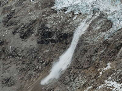 Quebrada Ishinca | Ice avalanche