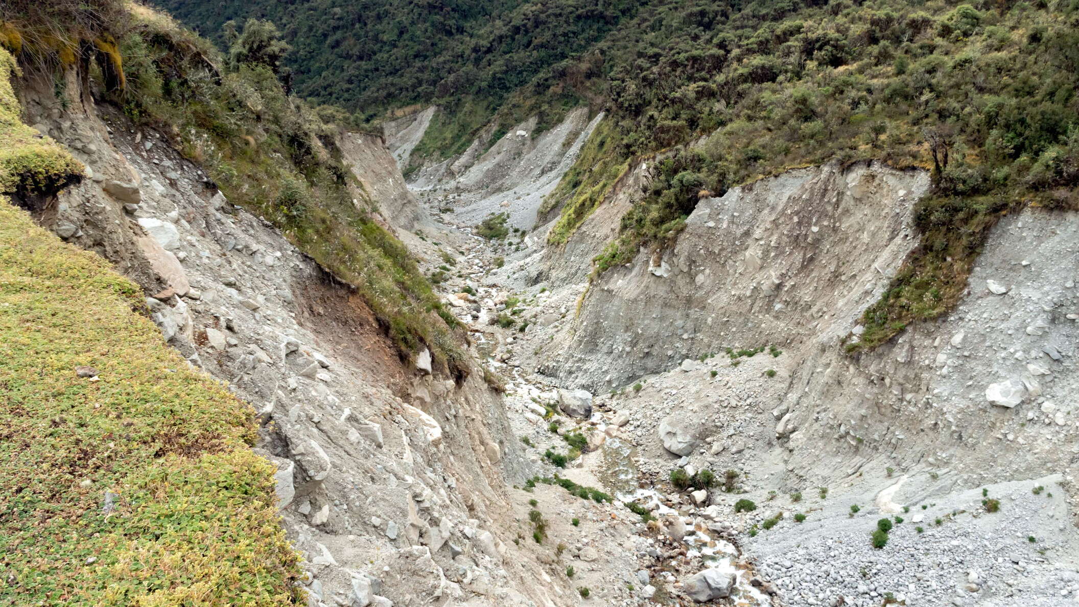 Quebrada Humantay | Erosion by the 2020 GLOF
