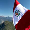 Montaña Machu Picchu | Peruvian flag