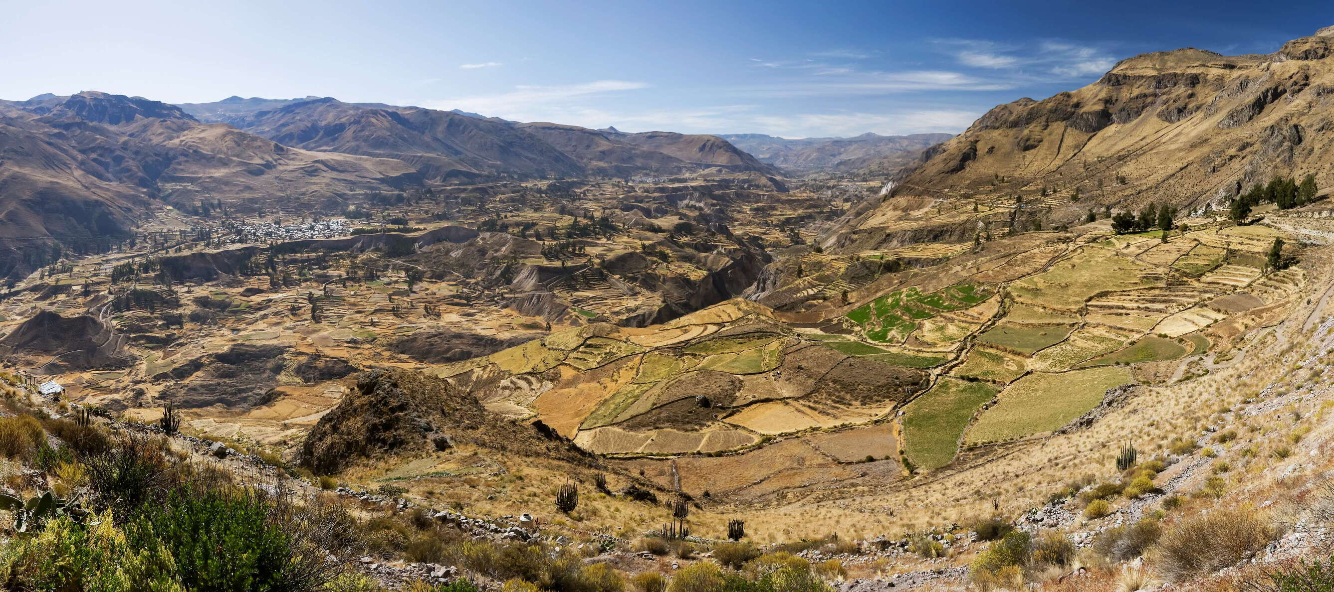 Valle del Colca | Panoramic view with Madrigal