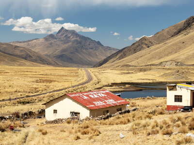 Abra La Raya with Cusco-Puno railway line