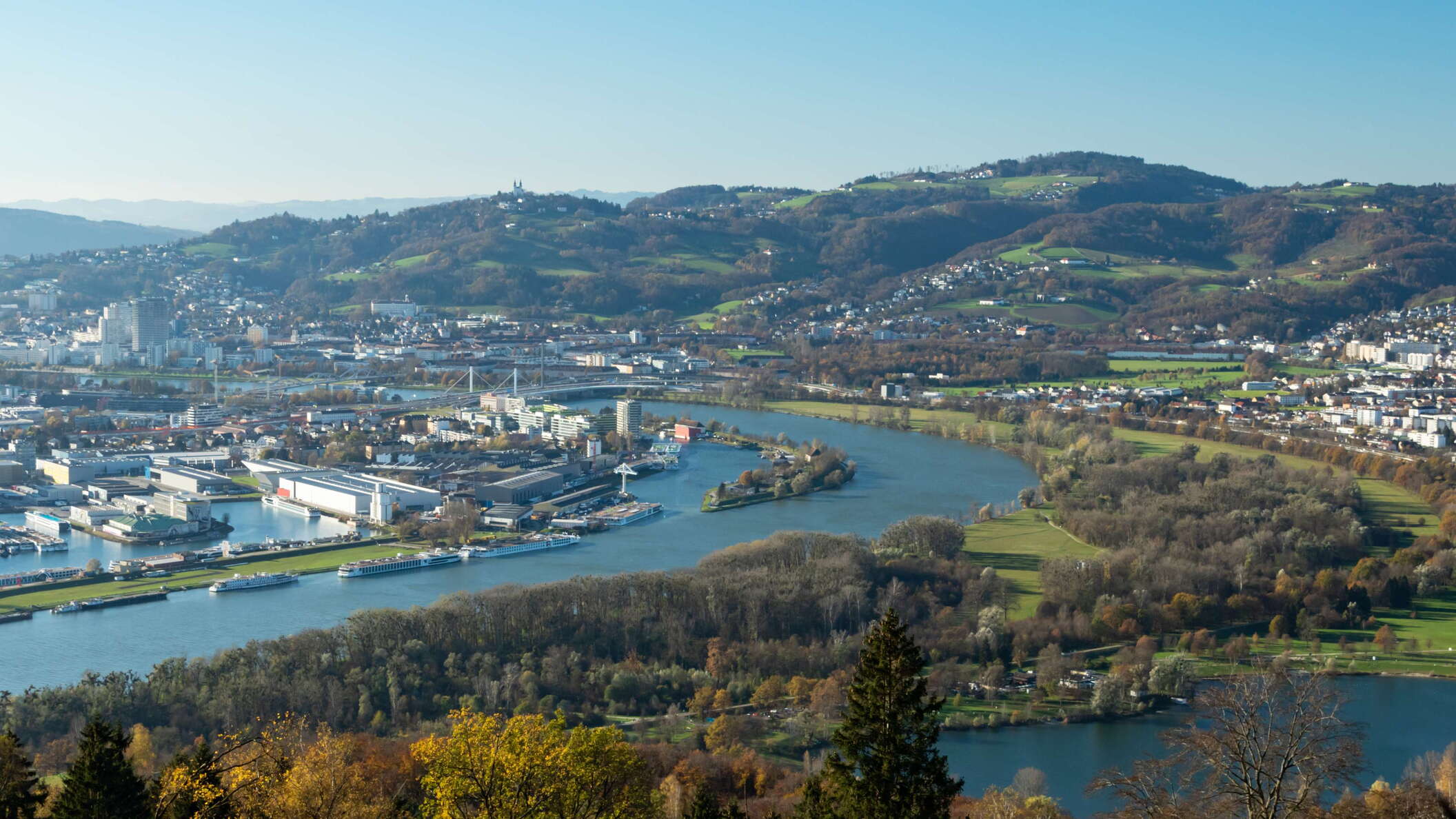 Linz | Danube with Urfahr and Pöstlingberg