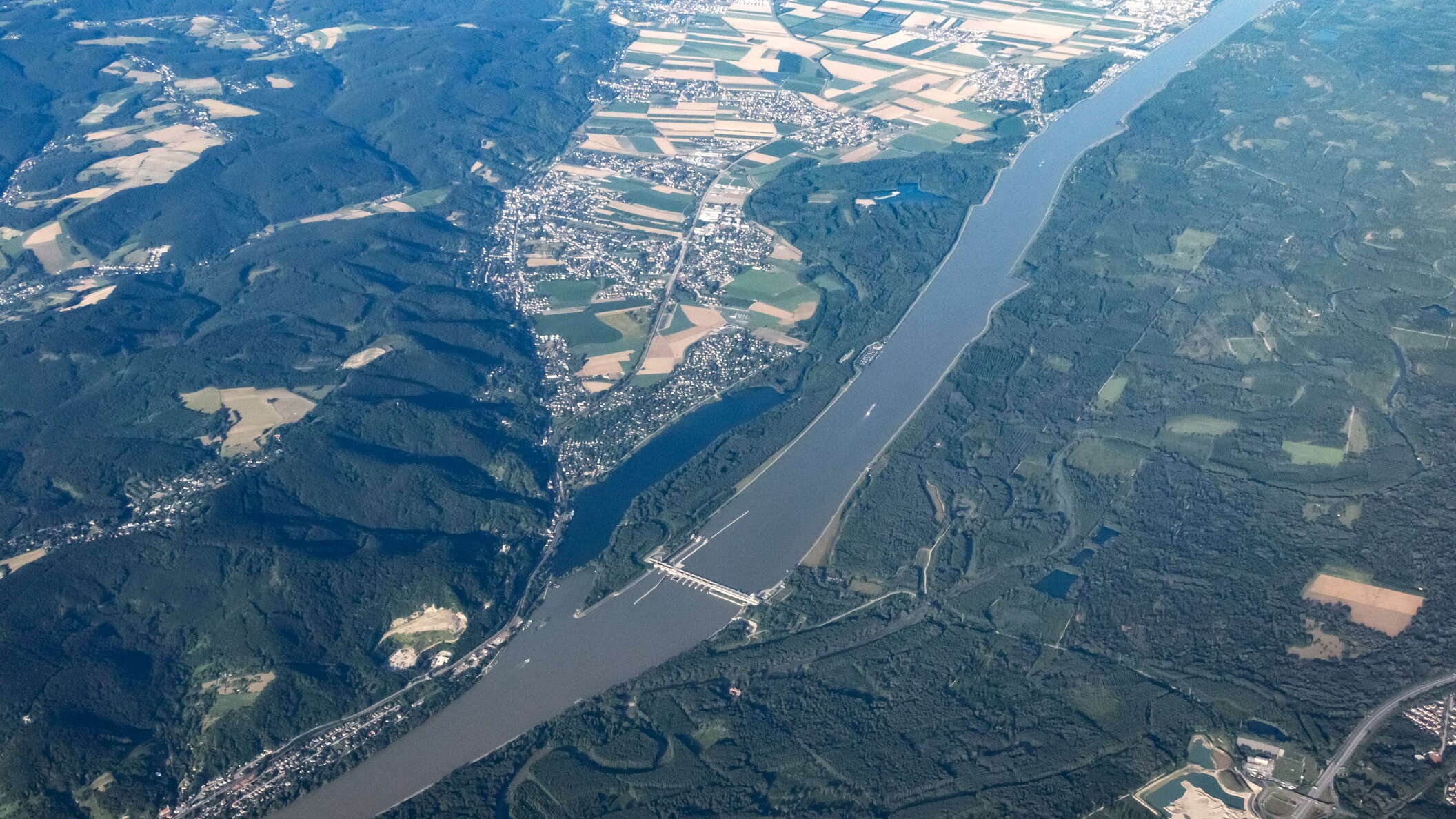 Donau with Kraftwerk Greifenstein