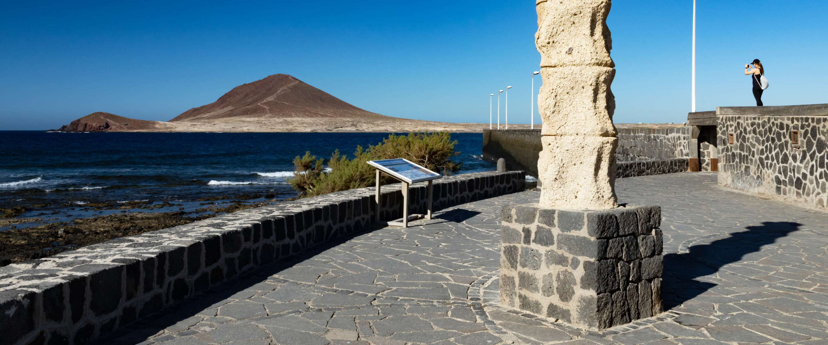 El Médano | Coastal promenade and Montaña Roja