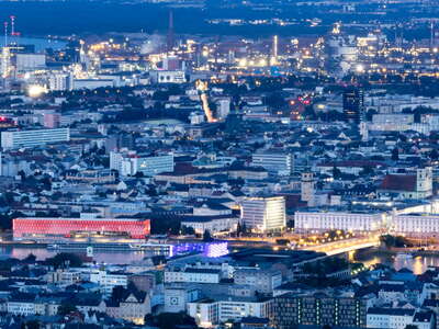Linz | City centre and Vöestalpine at night
