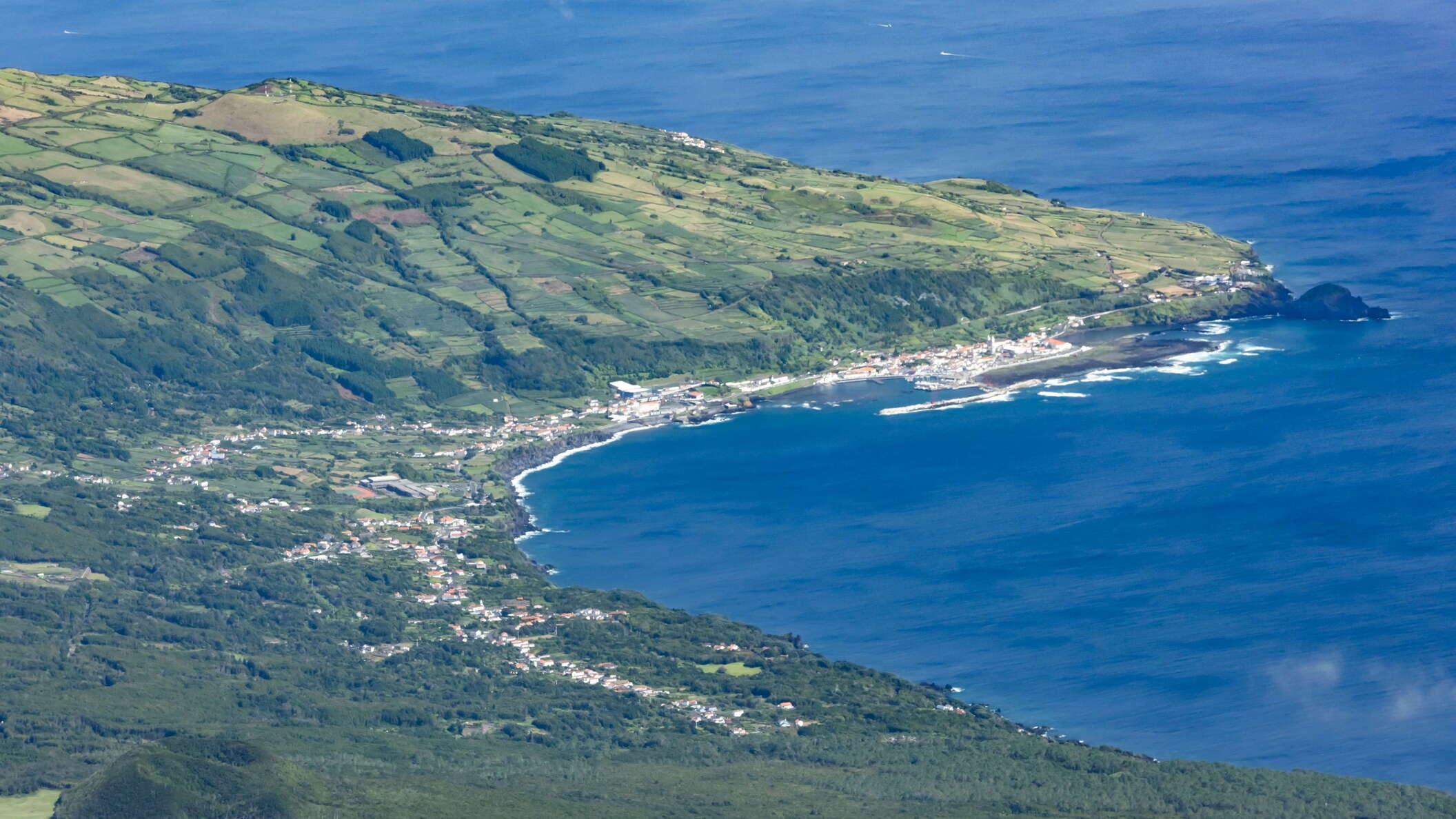 Pico Geraldo and south coast with Lajes do Pico