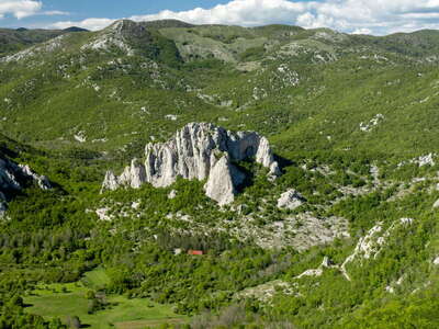 Velebit | Ravni dabar with Čelina