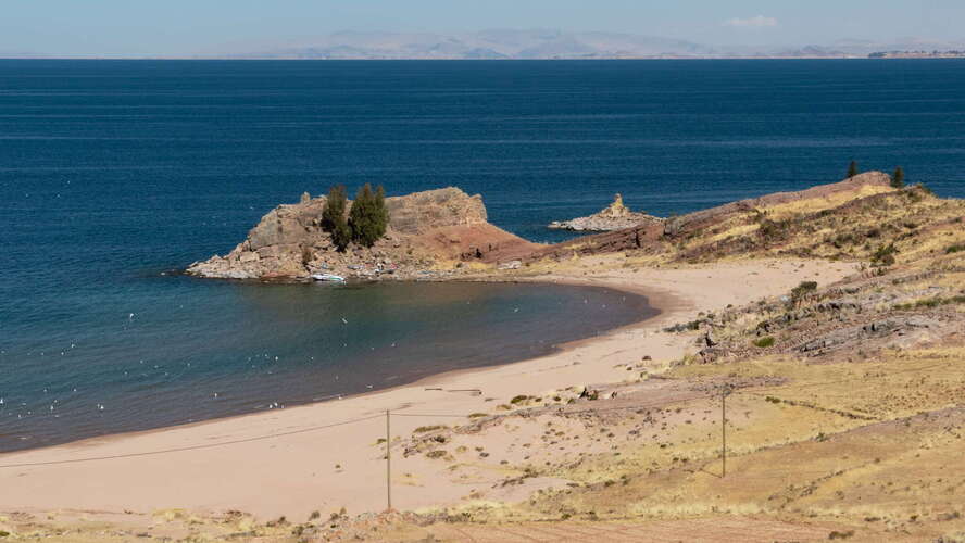 Isla Taquile | Lago Titicaca with beach in 2022