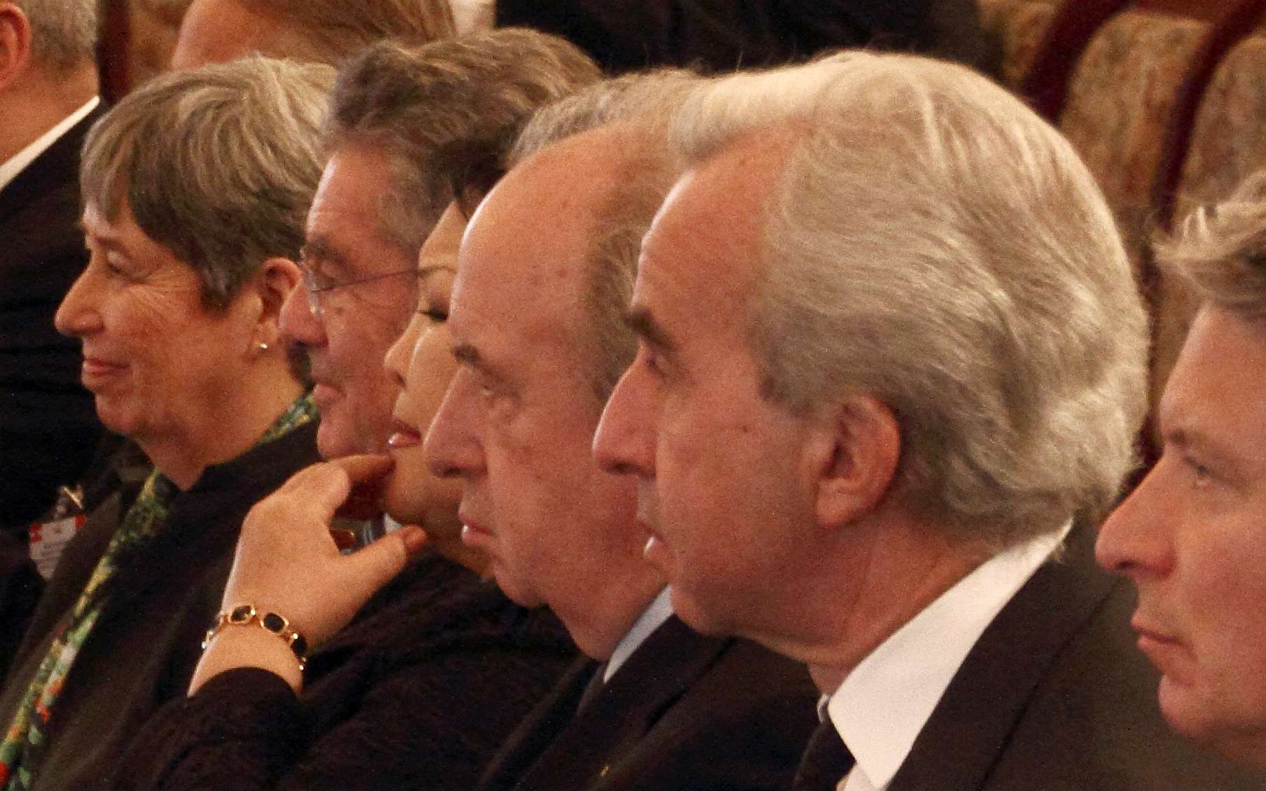 Opera and Ballet Theatre, Austrian First Lady Margit Fischer and Federal President Heinz Fischer in the background WI_ky021.jpg