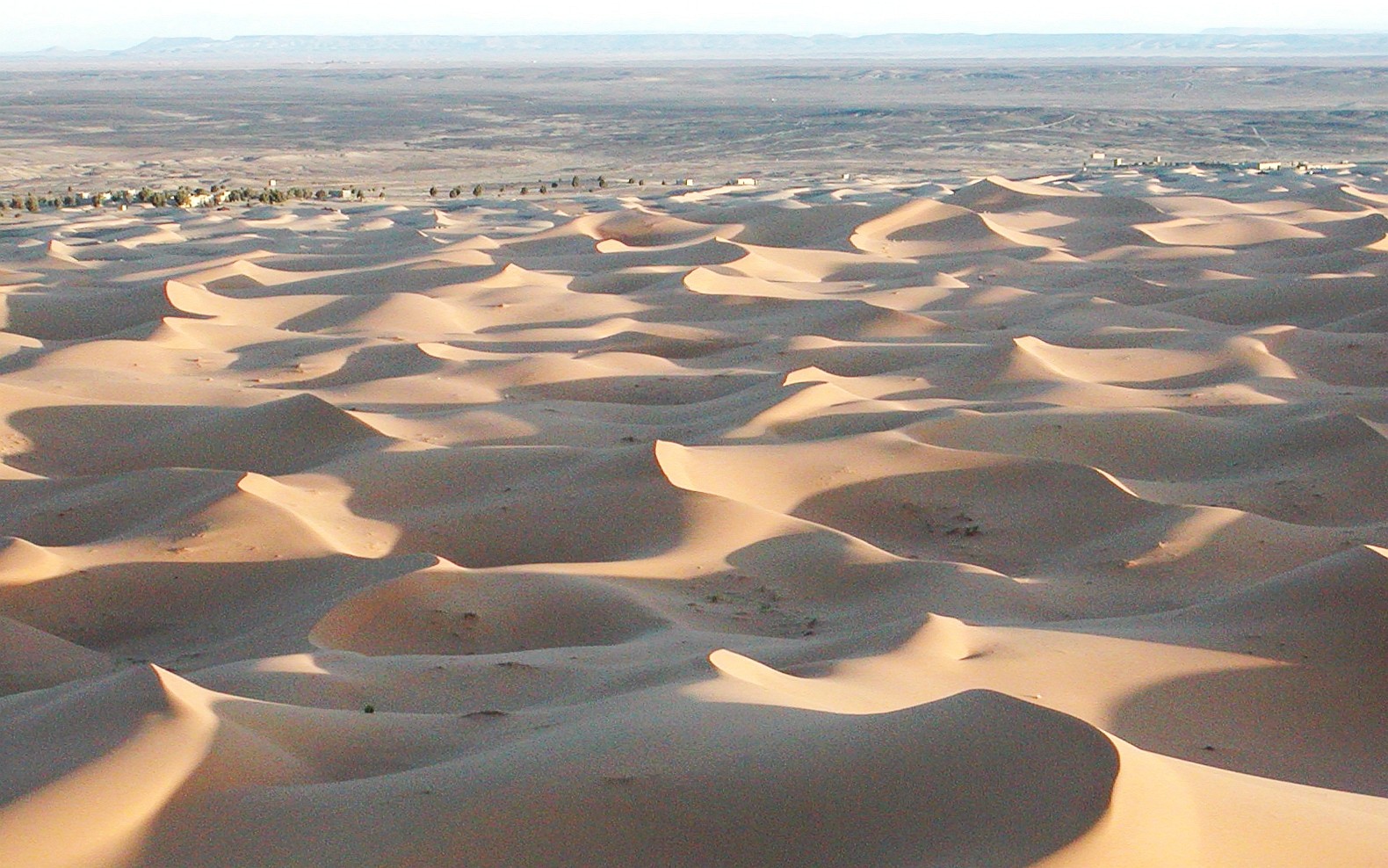 Sunrise view. Erg Chebbi represents one of two large dune fields in the Moroccan part of the Sahara desert, with dunes reaching a maximum height of approx. 150 m. WI_mc078.jpg
